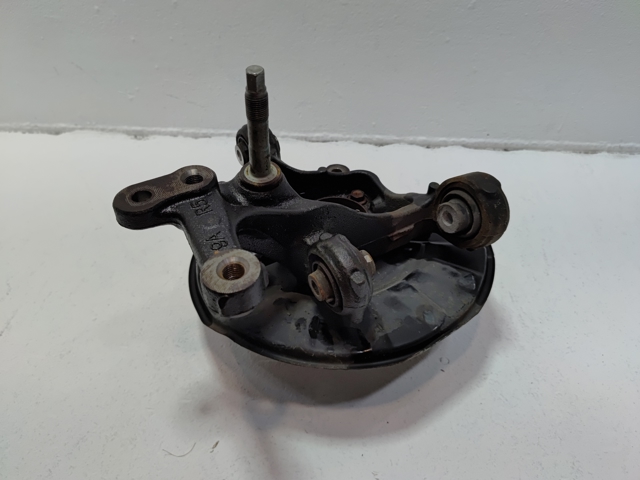 Цапфа поворотного кулака 423040R100 TOYOTA