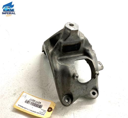 Кронштейн подушки (опори) двигуна, правої 4M0199308AA VAG