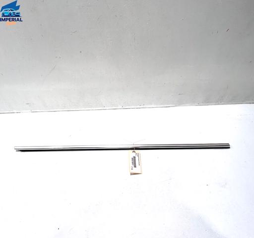 Молдинг опускного скла нижній, двері передньої, правої 4M08532843Q7 VAG