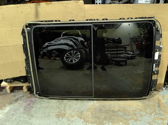 Панель люка 4M0877049 VAG