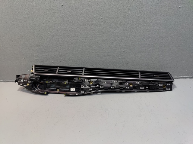 Решітка повітропровода 4M1820902N6PS VAG