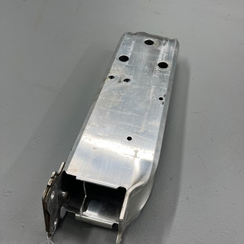 Кронштейн підсилювача переднього бампера 51117266195 BMW