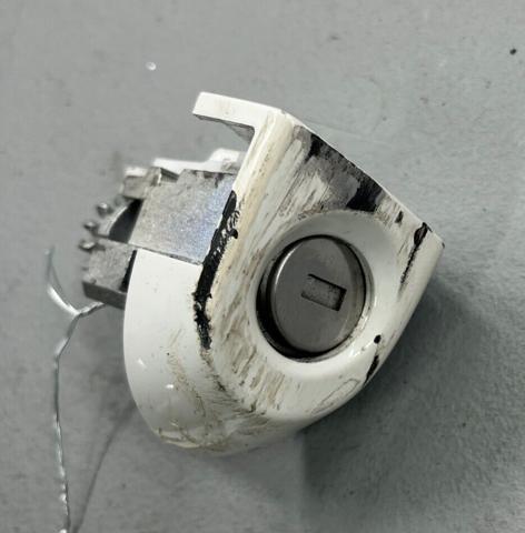 Лічинка замка лівих дверей 51217310727 BMW