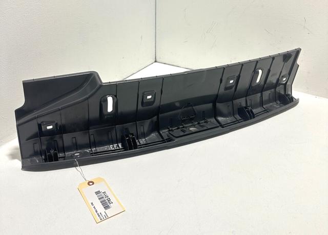 Накладка задньої панелі багажника 51479113340 BMW