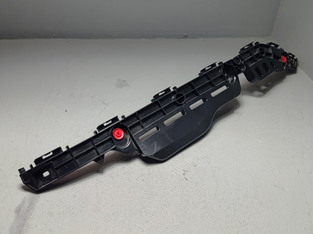 Кронштейн бампера заднього, правий 521550E070 TOYOTA