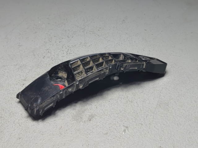 Праве кріплення переднього бампера 525350R090 TOYOTA