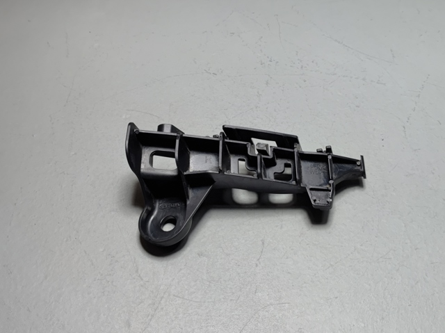 Кронштейн бампера переднього, правий 5256206090 TOYOTA