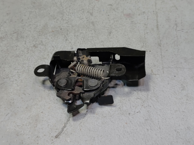 Запор капота (замок і привід замка капота) 5351008030 TOYOTA