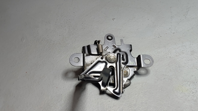Замок кришки капота 5351042130 TOYOTA
