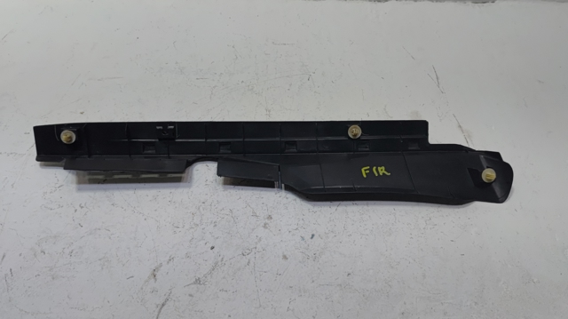 Накладка переднього правого крила 5382506180 TOYOTA