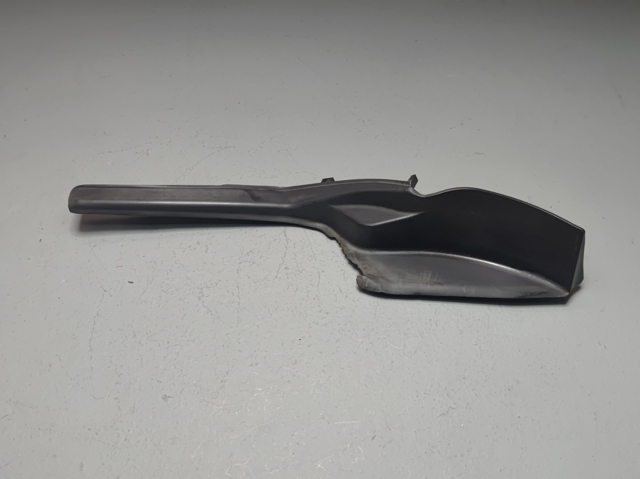 Водостік лобового скла, жабо 538670R051 TOYOTA