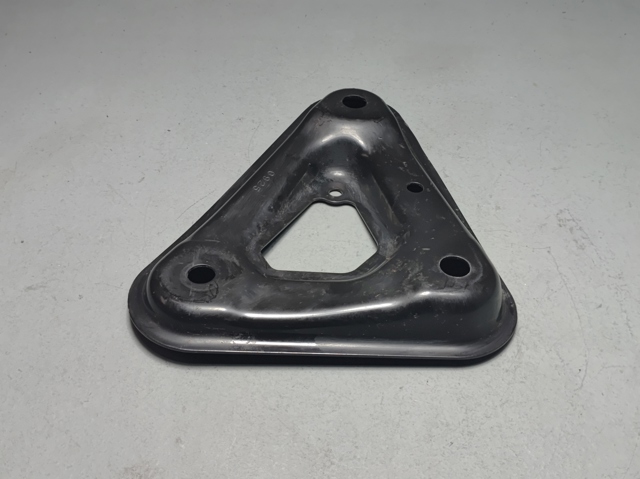 Кронштейн передньої балки 544C46RA0B NISSAN
