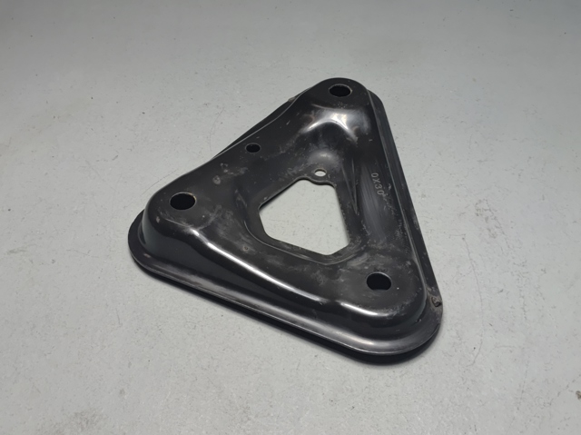 Кронштейн передньої балки 544C56RA0B NISSAN