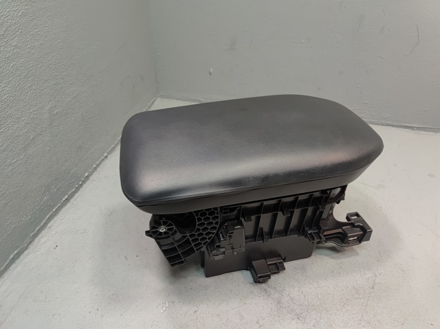 5892042010C0 Toyota
