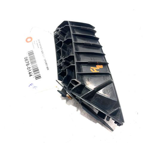Кронштейн бампера переднього, зовнішній правий 620584GA0A NISSAN