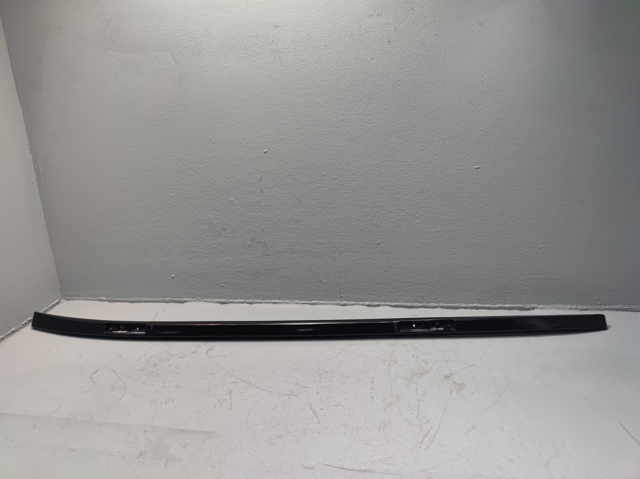 Автомобільний рейлінг на дах правий 624030R010C3 TOYOTA