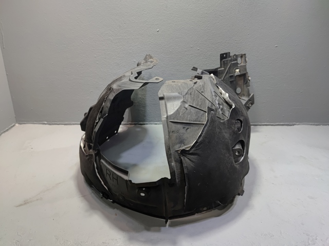 Подкрильнікі переднього крила, правий 638406RR0A NISSAN