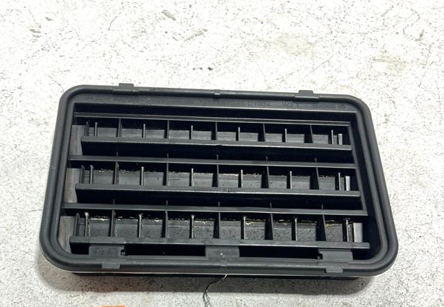 Решітка вентиляційна задня 64226962293 BMW