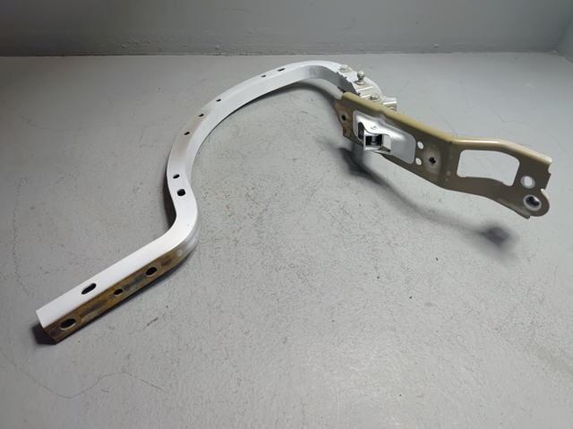 Петля кришки багажника 6451006280 TOYOTA