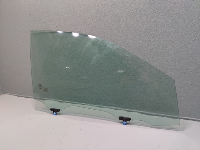 Скло пасажирських дверей 681010E060 TOYOTA