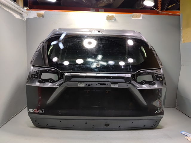 Скло третіх/п'ятих дверей 681050R140 TOYOTA
