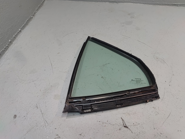 Скло-кватирка двері, задньої, лівої 6812406260 TOYOTA