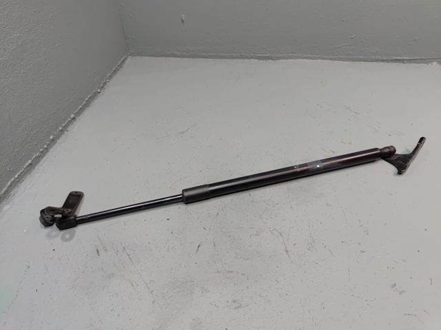 Амортизатор кришки багажника / двері 3/5-ї задньої 689600R110 TOYOTA