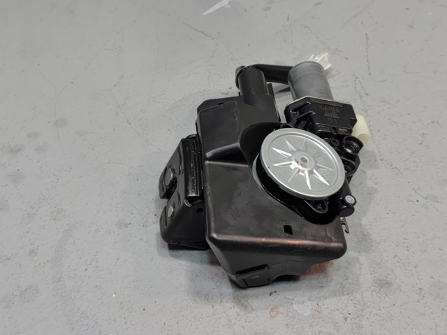 Замок кришки багажника / задніх 3/5-х дверей 6935042080 TOYOTA