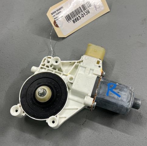 Двигун склопідіймача двері передньої, правої 7046032 BMW
