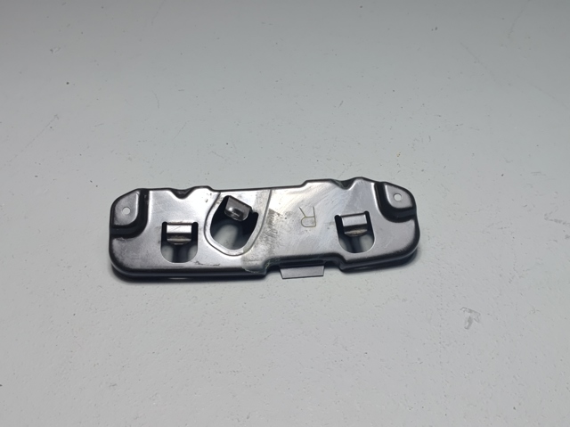 Кронштейн бампера заднього, правий 71541TVAA00 HONDA