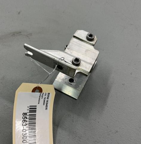 Кронштейн передньої балки 7245796 BMW
