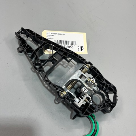 Тримач зовнішньої ручки дверей, передньої правої 7401212 BMW