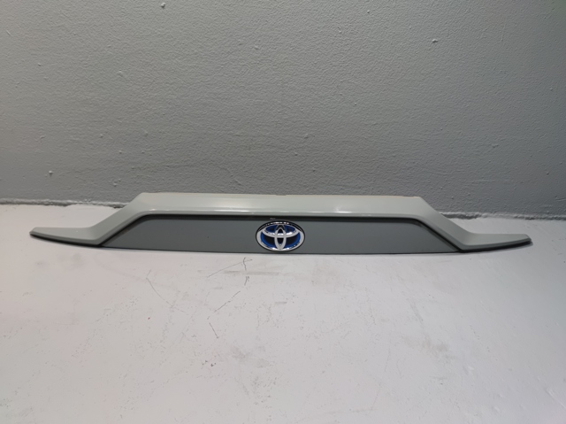 Накладка на кришку багажника 7680142240 TOYOTA