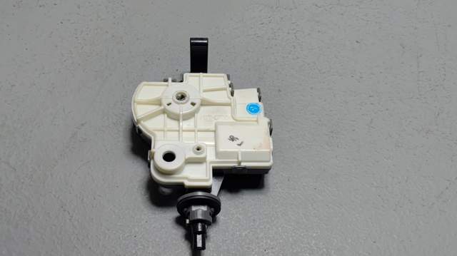 Замок відкривання лючка бензобаку 7703012010 TOYOTA