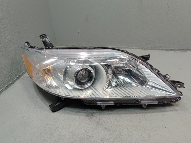 Фара основна права 8111008032 TOYOTA