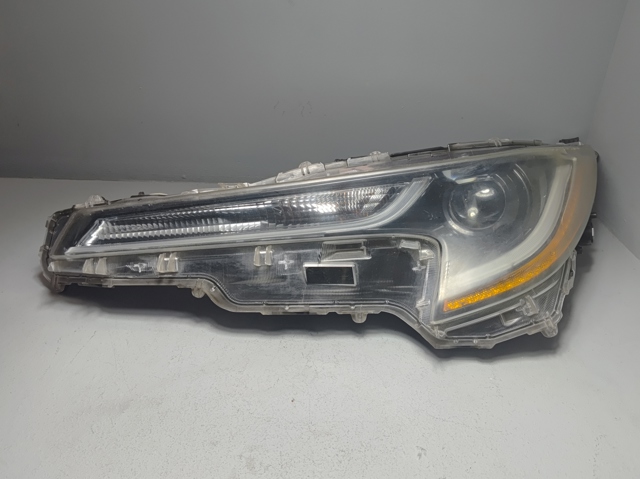 Фара ліва передня 8115002S30 TOYOTA