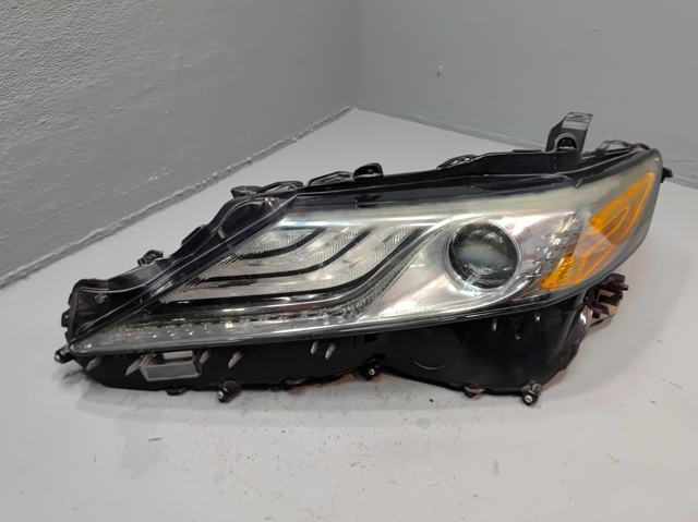 Фари 8115006D81 TOYOTA