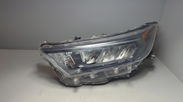 Фара дальнього світла в зборі 811500R152 TOYOTA