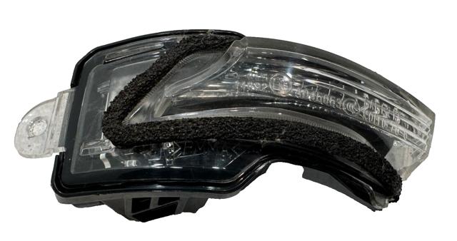 Поворотник лівий 8174078010 TOYOTA