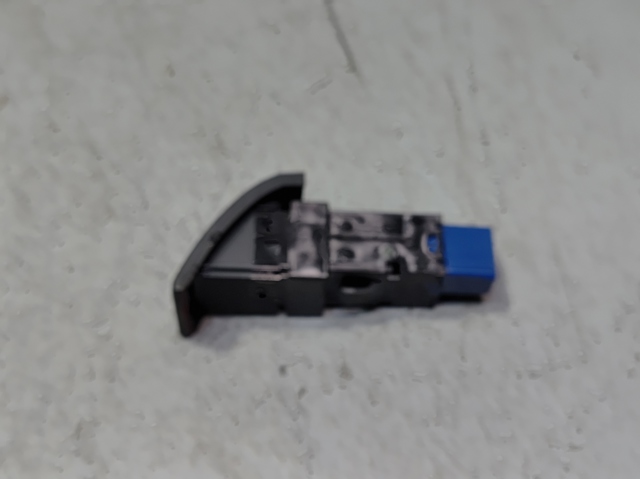 Кнопка включення аварійного сигналу 8433242030 TOYOTA