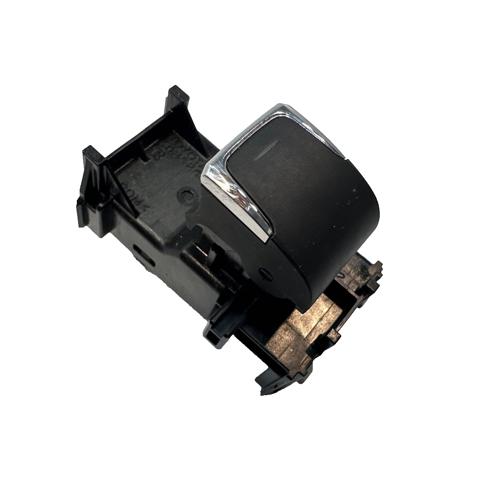 Кнопка підйомника заднього скла 8481078020 TOYOTA