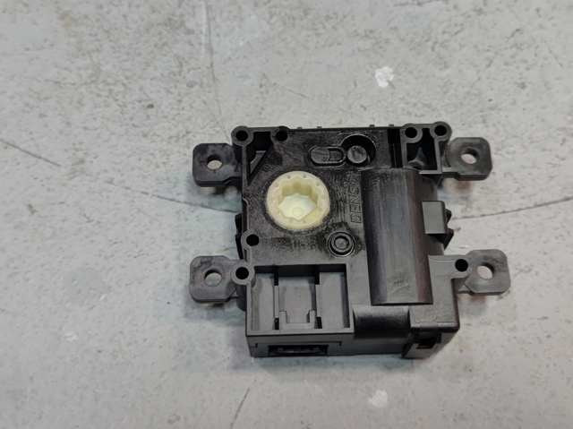 Мотор заслінки рециркуляції повітря 871060E130 TOYOTA