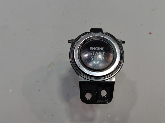 Кнопка запуску двигуна 896110R022 TOYOTA