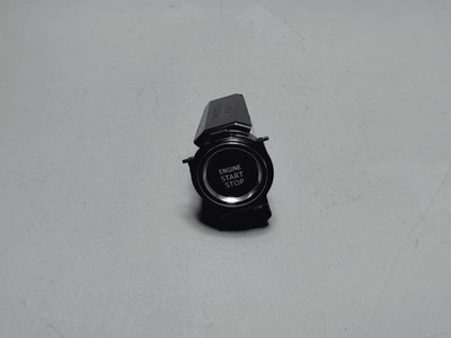 Кнопка запуску двигуна 8961142012 TOYOTA