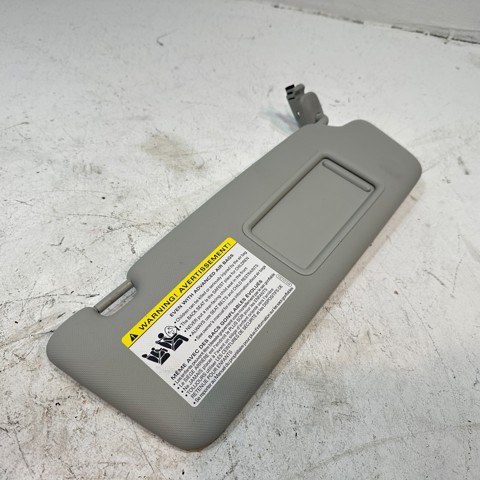 Козирок протисонячний 8U0857552F VAG