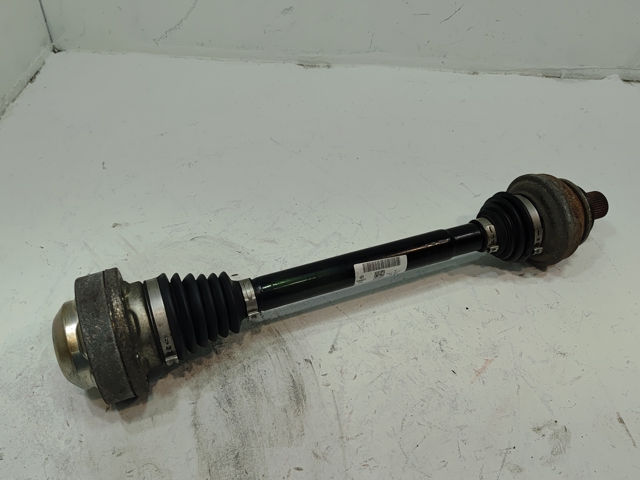 Піввісь задня, права 8W0501204F VAG