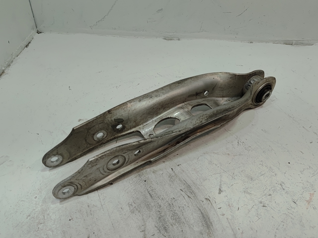 Балансир задній нижній 8W0505311E VAG
