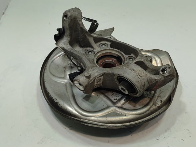 Кулак поворотний лівий 8W0505431Q VAG