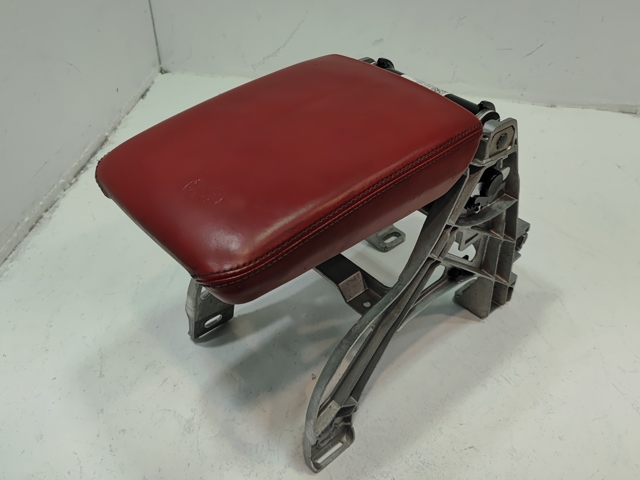 Кронштейн підлокітника 8W0864283F VAG