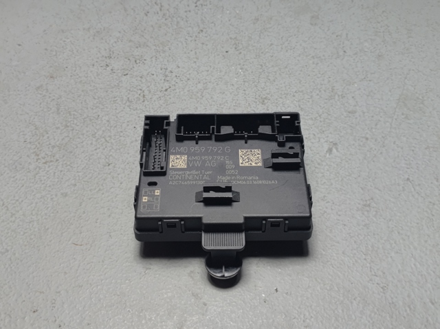 Блок комфорту передніх дверей 8W0959592G VAG
